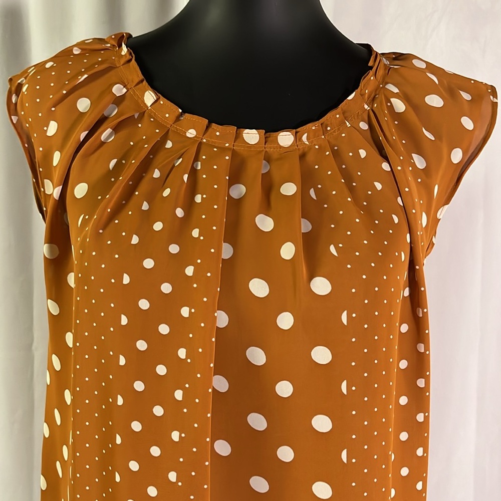 NWT LC Lauren Conrad Burnt Orange Polka Dot Print Pleat Neck Blouse - Picture 4 of 16